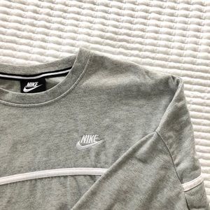 Nike Gray Cropped Long Sleeve